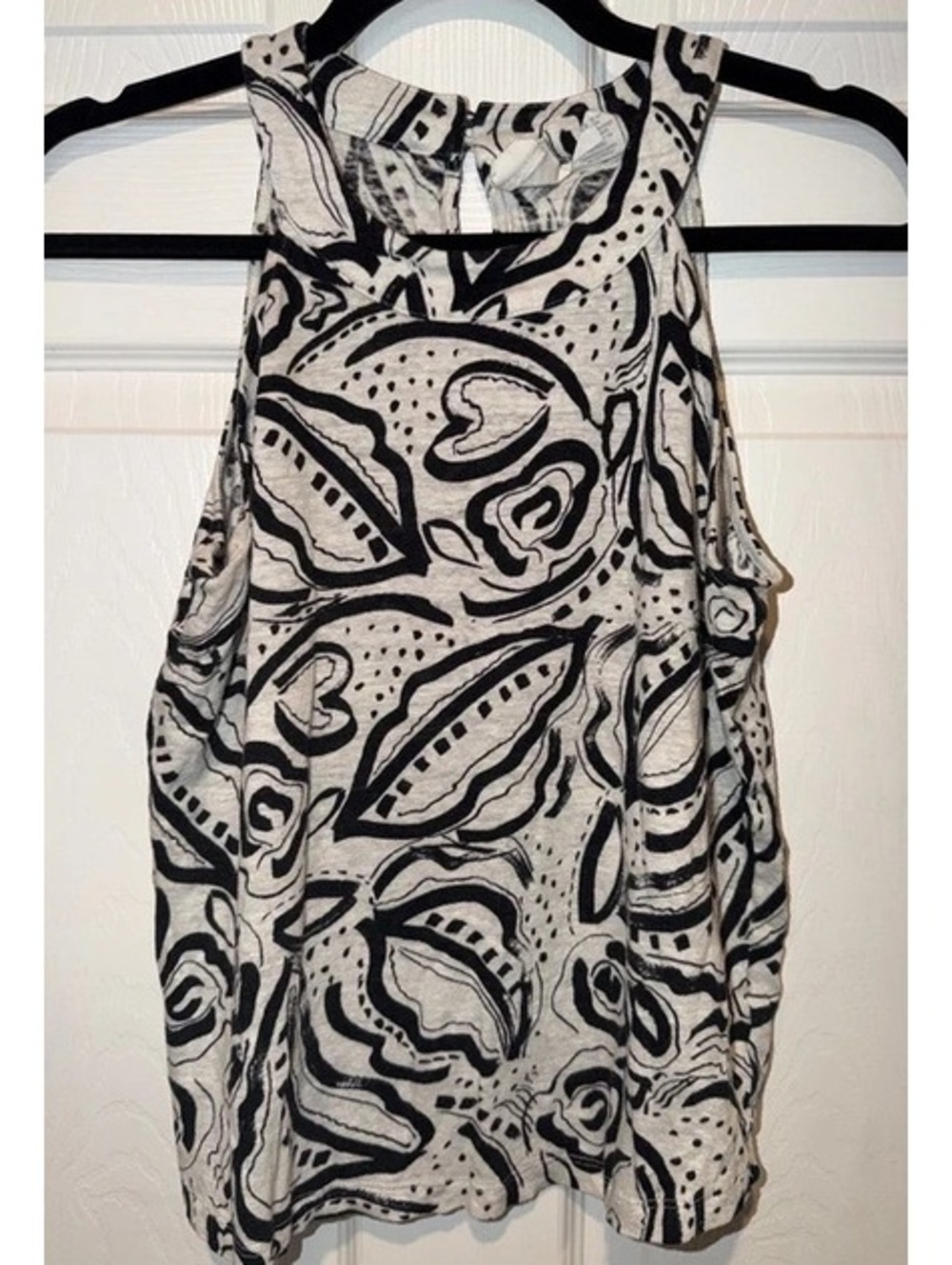C&C California Women’s Medium Linen Black & White Abstract Floral Sleeveless Top